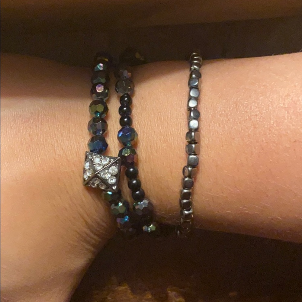 Bracelets - Picture 2 of 4
